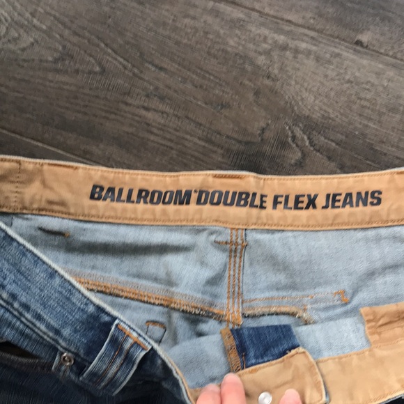NWT Duluth Trading Co jeans - Picture 3 of 6